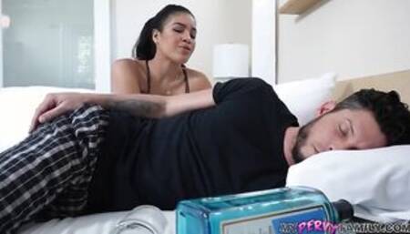 Maya Farrell – Crazy Night Turns Into Fucked Up Morning