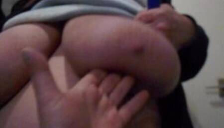 j'adore toucher les seins monstrueux de Valérie 115D ,bbw française 1