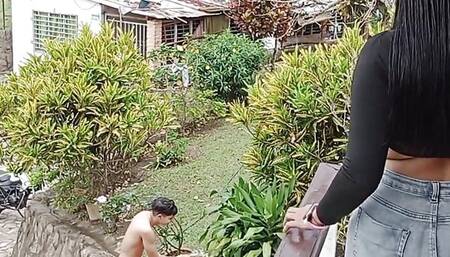 Horny gardener fucks the latina samantha's pussy - Porn in Spanish