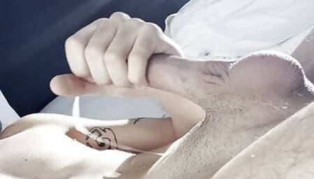 Cumming in Hotel