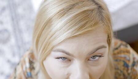 MILF MEGA CUMSHOT - SHE LOVE TO BLOW A BIG COCK