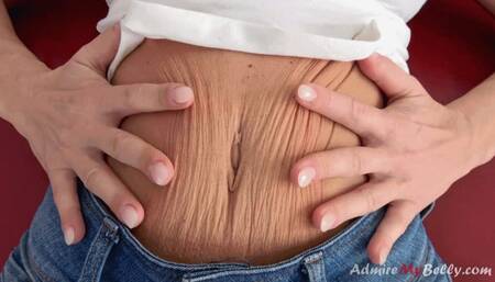 Admire My Belly - Andrea hot milf showing her belly and navel (4K)