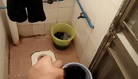 duddy bathing in school