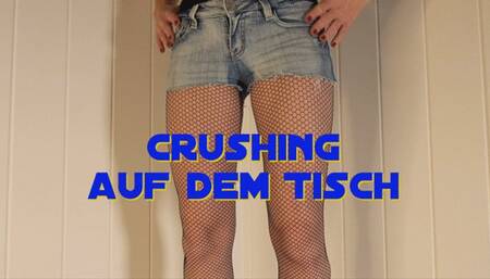 Crushing on the table - Crushing auf dem Tisch