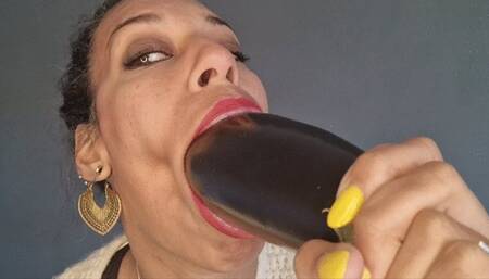 Stretching my mouth with girth