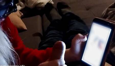 Sucking my boyfriend off while watching dickpics on twitter