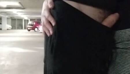 My car broke down and my boyfriend comes to fuck me in the parking lot