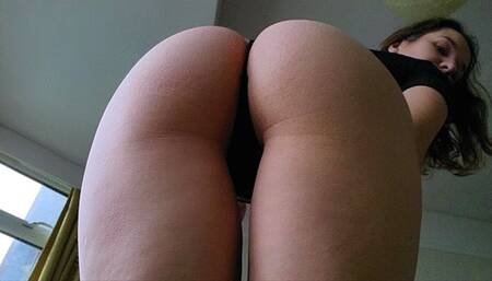 Sniff New Year Farts (mkv)