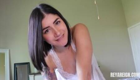Reya Reign - Mommy Services Your Morning Wood