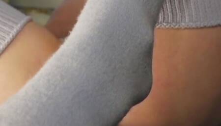HARLOT WITH A SWOLLEN PUSSY PISSES ON THE BED DURING A WILD FUCK