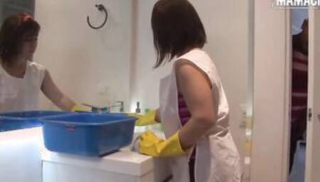 OPERACIONLIMPIEZA - Bae Maid Kathy Violeta Satisfies Landlord Inside The Restroom - MAMACITAZ