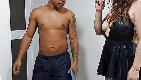 Hire a prepaid in a hotel. Part 1. She is a very sexy girl