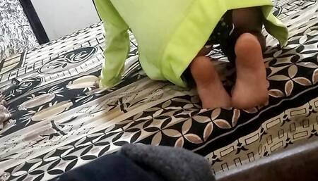 Indian Girl Fun in a office bed room. Indian Couple fun with a bed room