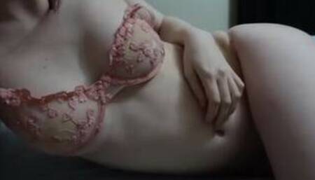 Cute Egirl Shows Off Her Body (MagicalMysticVA)