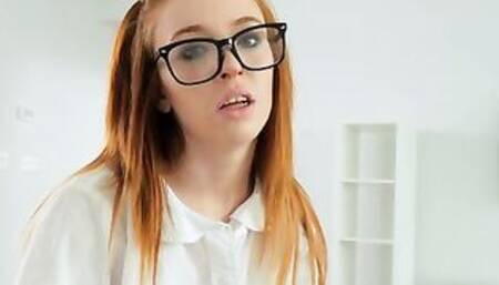 Stepsis Wants To Be A Amazingly Bombshell Girl - S21:E10