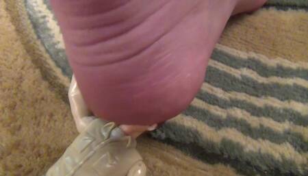 Brynn Shrinks Her Man