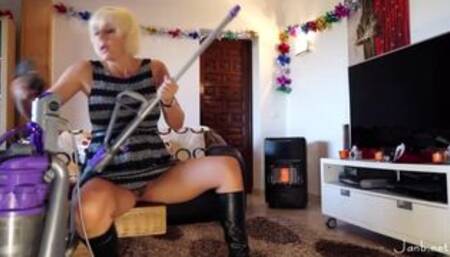 Jan Burton - Mommy Vacuums With No Panties