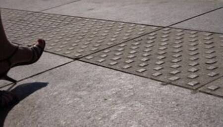 les femmes matures orléanaises adorent les talons aiguilles et mules ,pied odorant 2