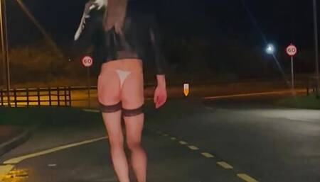 Sexy slim cd sissy flash outdoor