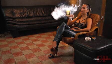 Amanda's smoking habits 4K MP4