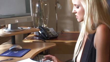 Hannah Harper, Nevaeh Ashton, And Alektra Blue Lez Out