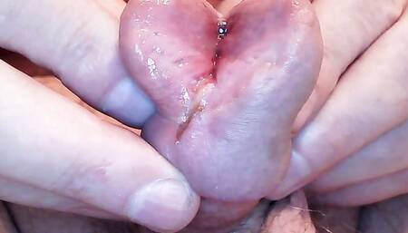 Trying out my speculum in my peehole