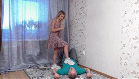 It is a sin for slinky teen babe not to stand on moveless man, vf2305h 720p