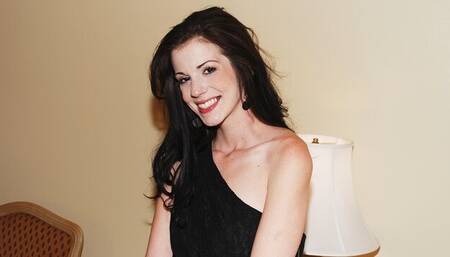 Kira's curvy smut by ExCoGi