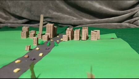 Giantes crush City with her massive feet and fight the army