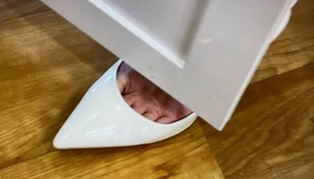 Target: Toe Cleavage WMV