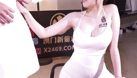 Big boobs yoga teacher with sexy yoga pants teasing the big dick to fuck her tight pussy