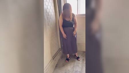 [Outdoor exposure] Perverted wife who masturbates in the parking lot ❤️ Chubby perverted married woman who gets excited using adult goods ❤️