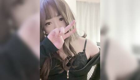 ワンピース女装でオナニー