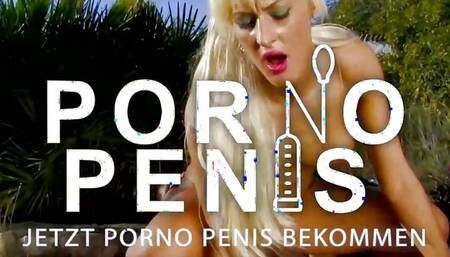 Blondes Babe, das trainiert, wird gehammert