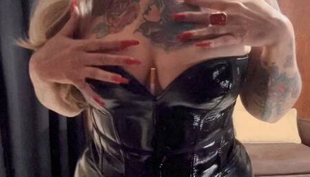 Crush - Nose exhales - Linda Lady all in vinyl, smoking like a true imposing and seductive queen