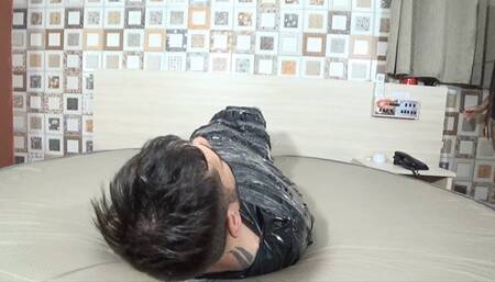 LESBIAN SITTING KISSING AND FART ON SLAVE BY BRUNA PAES PUCCA AND DANIEL SANTIAGO CAM BY ALINE FULL HD