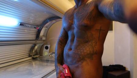 Mouth tour and cumshot at the tanning salon - Lalo Cortez