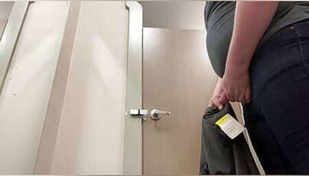 PissMarking the fitting room