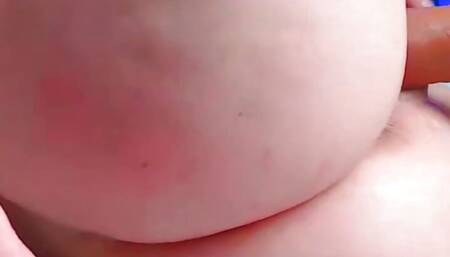 Flogging to the redness of the ass during sensual double penetration