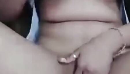 I am enjoying myself love my boyfriend is not here please come and fack me