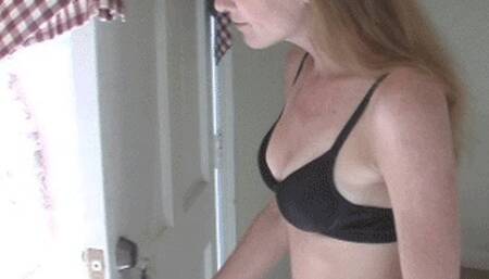 Sensual Massage Theraphy Specialist Cassie Sucks Him Off After Massage! (mp4)