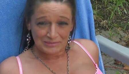Amateur sluts spreading their pussies in POV scenes - 4