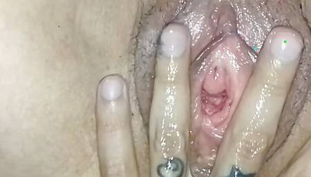 I fucked a sweet vagina and it was so wet and wet that I asked for more and much more