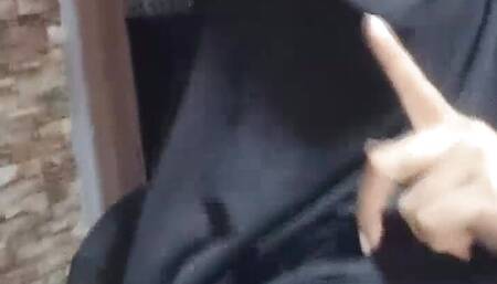 Real Sexy Amateur Muslim Arabian MILF Masturbates Squirting Fluid Gushy Pussy To Orgasm HARD In Niqab