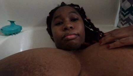 Teeny helps Giantess Wash up Giantess POV