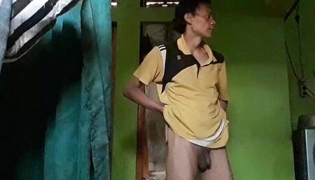 Sange berat di saat tidak ada wanita untuk melakukan hubungan intik bawaannya pingin muncrat.