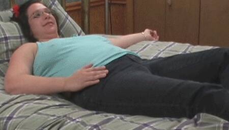 BBW Mandy Sucks Off Drop Off Guy! (mp4 sd)