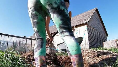 Sexy Ass Farmer's Wife at Work