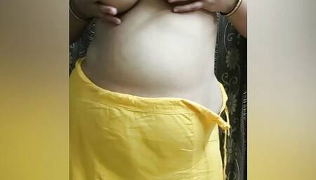 Self Satisfy Indian Housewife With Vegetable Beacouse Husband is out of town for month