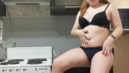 Turned On babe masturbating inside the kitchen for you